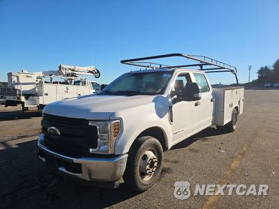 2019 Ford Super Duty F-350 Cab Chassis XL Crew Cab DRW