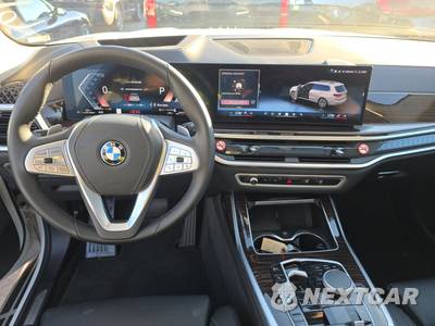 2027 BMW X7 xDrive40i - zdjęcie 11 z 22 - miniatura