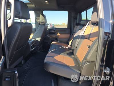 2022 Chevrolet Silverado 3500HD High Country Crew Cab Long Bed DRW - zdjęcie 13 z 18 - miniatura