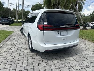 2024 Chrysler Pacifica Touring 121.6" WB - zdjęcie 13 z 40 - miniatura