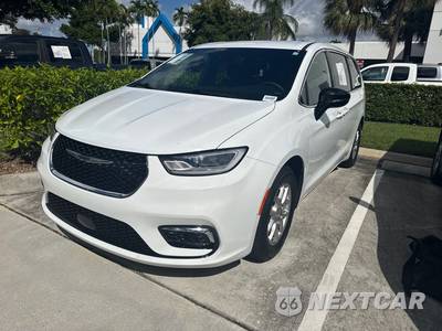 2024 Chrysler Pacifica Touring 121.6" WB