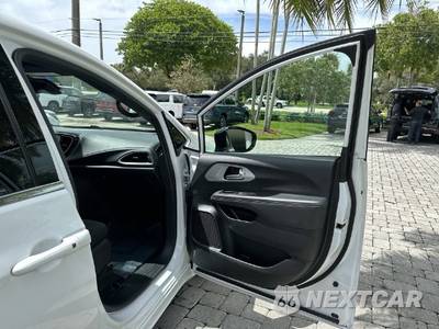 2024 Chrysler Pacifica Touring 121.6" WB - zdjęcie 24 z 40 - miniatura