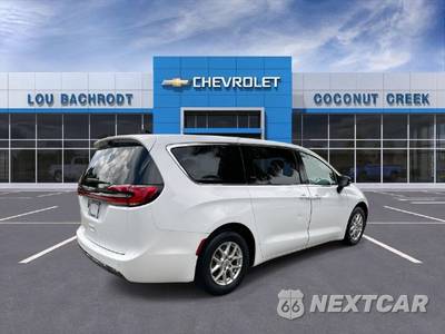 2024 Chrysler Pacifica Touring 121.6" WB - zdjęcie 9 z 40 - miniatura