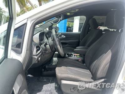 2024 Chrysler Pacifica Touring 121.6" WB - zdjęcie 31 z 40 - miniatura