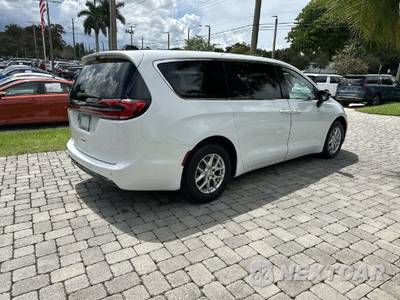 2024 Chrysler Pacifica Touring 121.6" WB - zdjęcie 38 z 40 - miniatura