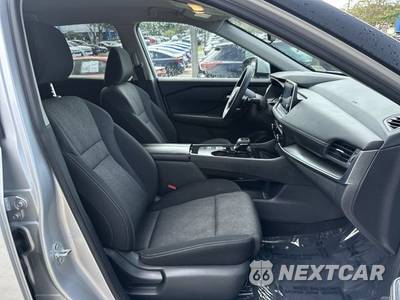 2024 Nissan Rogue SV - zdjęcie 30 z 41 - miniatura
