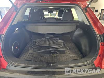 2024 Toyota Corolla Cross LE - zdjęcie 17 z 24 - miniatura