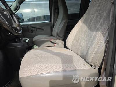 2017 Chevrolet Express 2500 Passenger Van LS 1LS 135.0" WB - zdjęcie 13 z 23 - miniatura