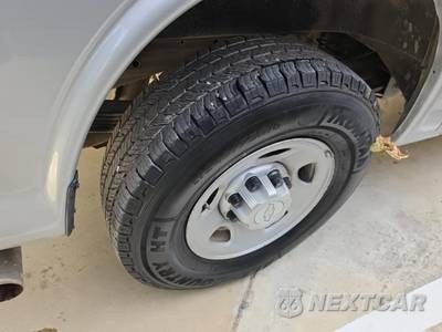 2017 Chevrolet Express 2500 Passenger Van LS 1LS 135.0" WB - zdjęcie 10 z 23 - miniatura
