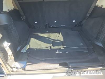 2016 Jeep Wrangler Unlimited Sahara - zdjęcie 19 z 26 - miniatura