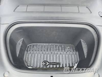 2024 Tesla Model Y Long Range - zdjęcie 15 z 28 - miniatura