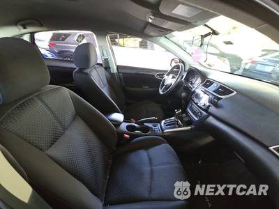 2017 Nissan Sentra SR - zdjęcie 8 z 46 - miniatura
