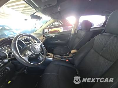 2017 Nissan Sentra SR - zdjęcie 7 z 46 - miniatura