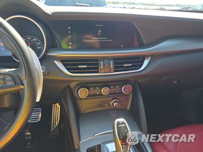 2023 Alfa Romeo Stelvio Veloce - zdjęcie 11 z 22 - miniatura