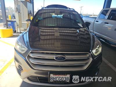 2018 Ford Escape Titanium - zdjęcie 2 z 25 - miniatura