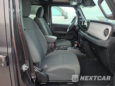 2026 Jeep Wrangler 4 Door Sahara - zdjęcie 8 z 21 - miniatura