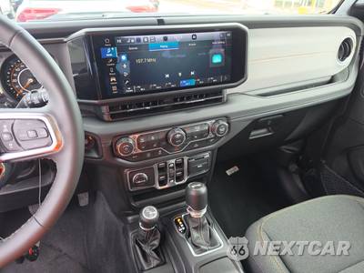 2026 Jeep Wrangler 4 Door Sahara - zdjęcie 11 z 21 - miniatura