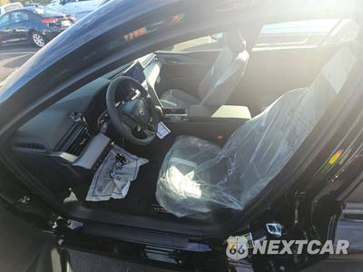 2026 Toyota Camry SE - zdjęcie 13 z 26 - miniatura