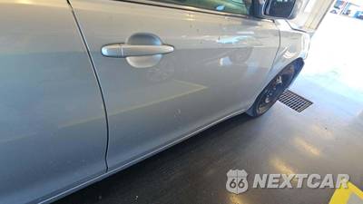 2011 Toyota Camry LE - zdjęcie 22 z 27 - miniatura