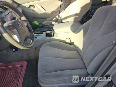 2011 Toyota Camry LE - zdjęcie 7 z 27 - miniatura