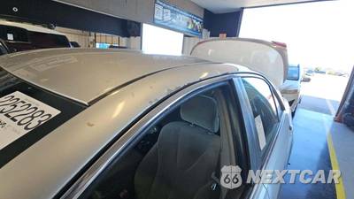 2011 Toyota Camry LE - zdjęcie 18 z 27 - miniatura