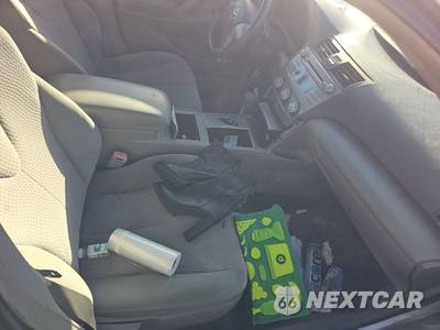 2011 Toyota Camry LE - zdjęcie 8 z 27 - miniatura