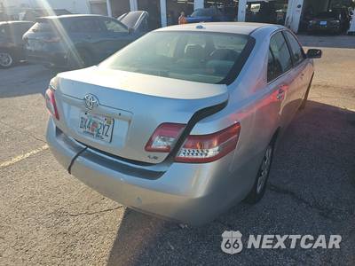 2011 Toyota Camry LE - zdjęcie 4 z 27 - miniatura