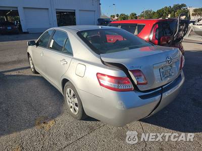 2011 Toyota Camry LE - zdjęcie 6 z 27 - miniatura