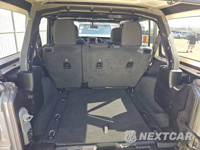 2022 Jeep Wrangler Unlimited Sport Altitude Edition - zdjęcie 16 z 21 - miniatura