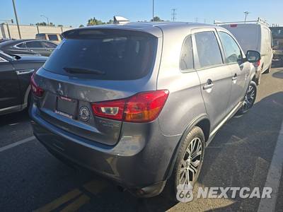 2017 Mitsubishi Outlander Sport ES - zdjęcie 4 z 36 - miniatura