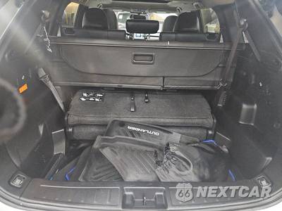 2025 Mitsubishi Outlander PHEV SE - zdjęcie 16 z 26 - miniatura
