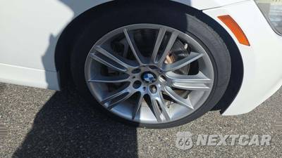 2011 BMW 3 Series Sedan 335i - zdjęcie 25 z 32 - miniatura