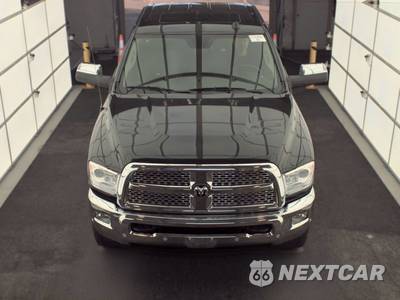 2017 Ram 3500 Laramie Crew Cab Medium Bed - zdjęcie 2 z 46 - miniatura