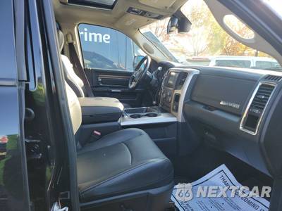 2017 Ram 3500 Laramie Crew Cab Medium Bed - zdjęcie 14 z 46 - miniatura