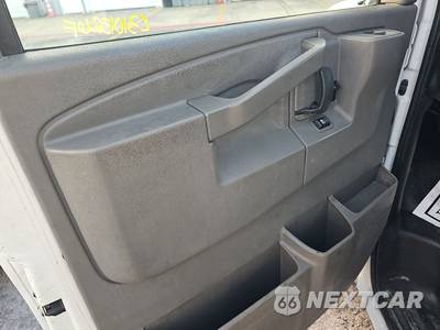 2016 Chevrolet Express 3500 Cargo Van 1WT 135.0" WB - zdjęcie 9 z 36 - miniatura