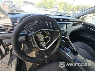 2018 Toyota Camry LE - zdjęcie 11 z 52 - miniatura