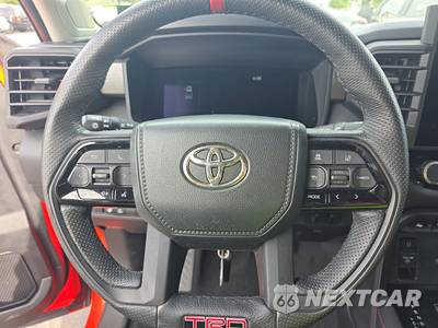 2022 Toyota Tundra Hybrid TRD Pro Crew Cab Short Bed - zdjęcie 10 z 20 - miniatura