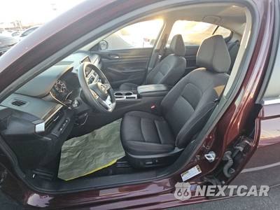 2024 Nissan Altima SV - zdjęcie 7 z 47 - miniatura