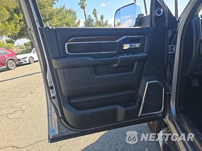 2022 Ram 2500 Laramie Crew Cab Medium Bed - zdjęcie 9 z 26 - miniatura