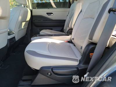 2022 Nissan Pathfinder Platinum - zdjęcie 13 z 33 - miniatura
