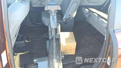 2021 Toyota Sienna XLE 8-Passenger 120.5" WB - zdjęcie 20 z 32 - miniatura