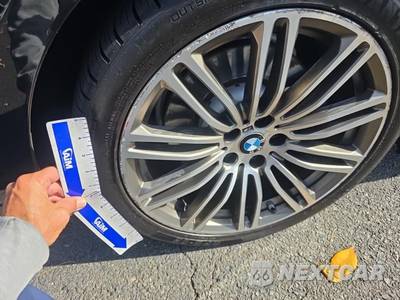 2018 BMW 5 Series Sedan M550i xDrive - zdjęcie 22 z 32 - miniatura