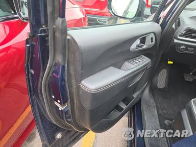 2025 Chrysler Pacifica Limited 121.6" WB - zdjęcie 9 z 27 - miniatura