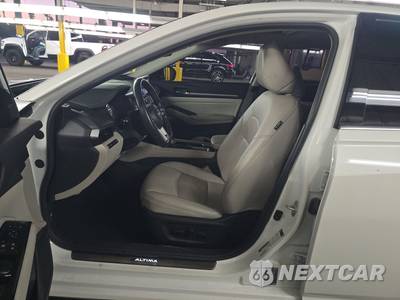 2023 Nissan Altima SL - zdjęcie 7 z 36 - miniatura