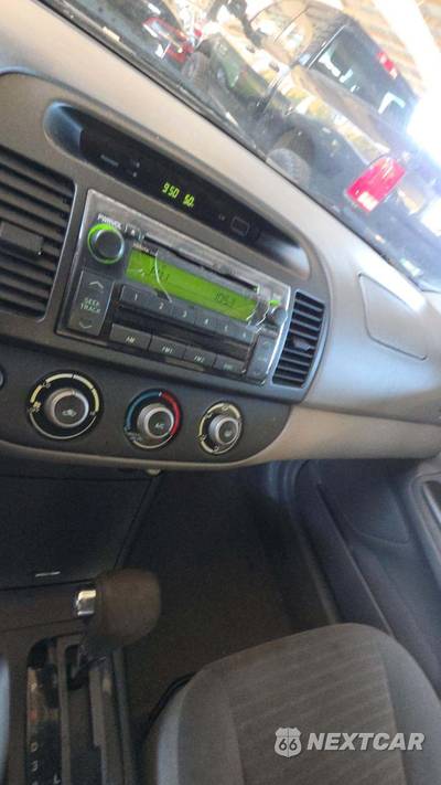 2006 Toyota Camry LE - zdjęcie 31 z 46 - miniatura