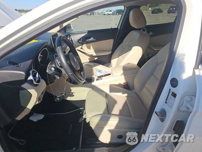2020 Mercedes-Benz GLA 250 - zdjęcie 7 z 35 - miniatura