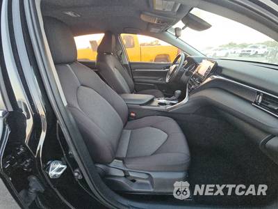 2022 Toyota Camry Hybrid LE - zdjęcie 8 z 24 - miniatura