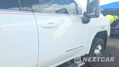 2022 GMC Sierra 3500HD SLE Crew Cab Long Bed 3SA DRW - zdjęcie 27 z 31 - miniatura