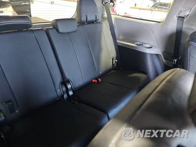 2019 Toyota Sienna SE Premium 7-Passenger 119.3" WB - zdjęcie 14 z 45 - miniatura