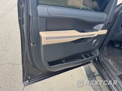 2022 Ford Expedition Limited - zdjęcie 12 z 35 - miniatura